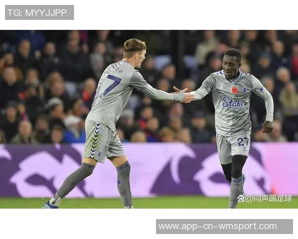 斯洛特谈伊萨克琼斯缺阵维拉比赛意外被问合同问题